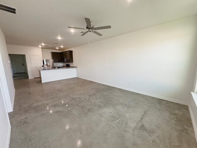 Building Photo - 8905 Ash Rd