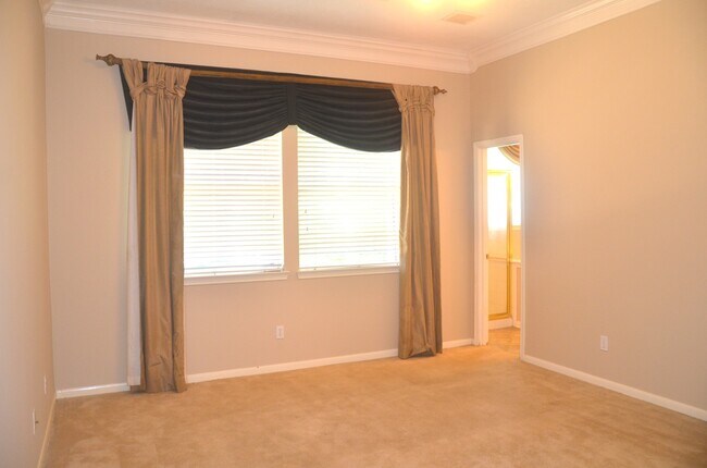 Building Photo - 8510 Green Ash Dr
