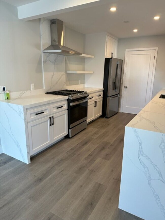 Grand Homes - 1024 Grand St Redwood City CA 94061 | Apartment Finder