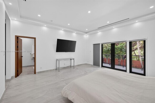 Building Photo - 3000 Riverland Rd