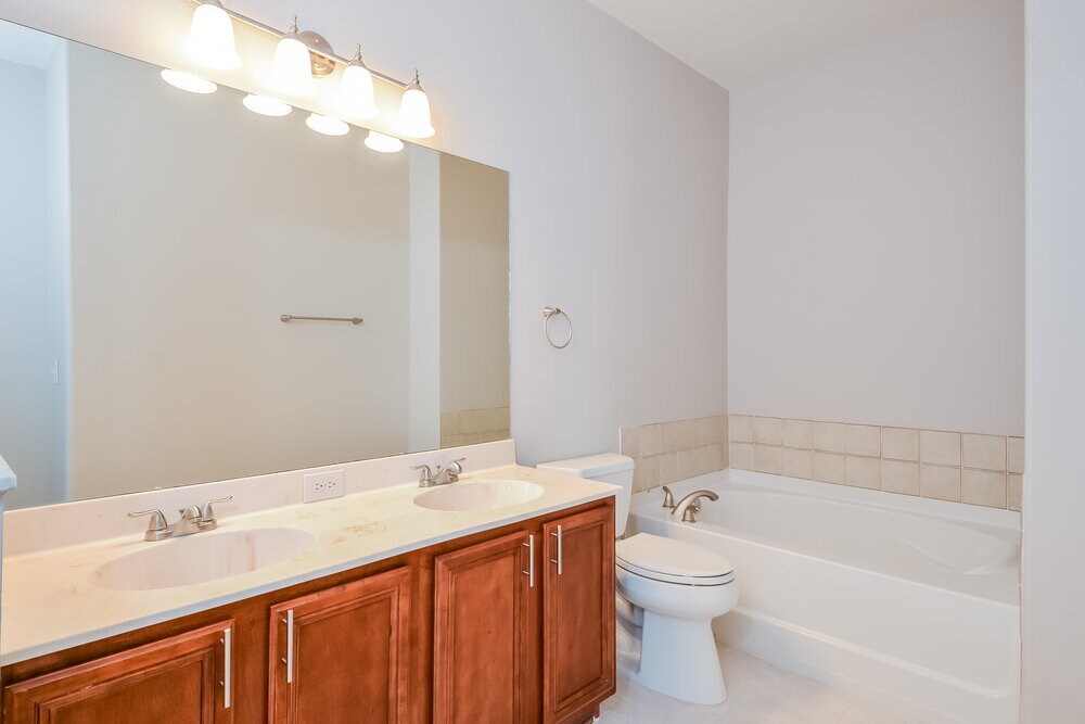 Building Photo - 425 Chimney Rock Dr