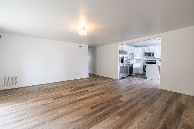 Building Photo - 199 Sunset Dr S