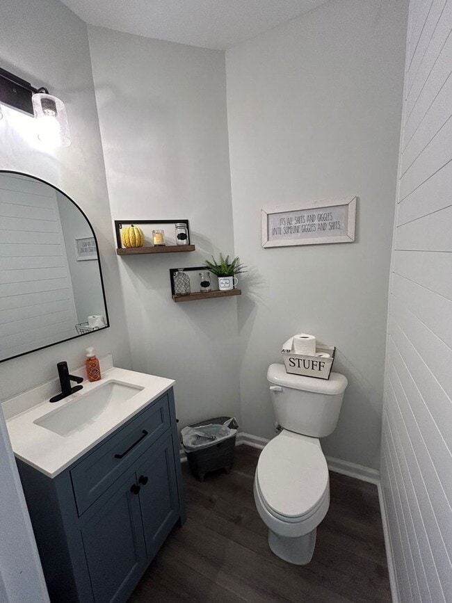 Building Photo - Perfect blend of luxury and comfort