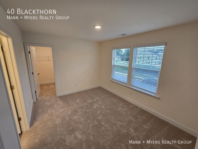 Building Photo - 40 Blackthorn-