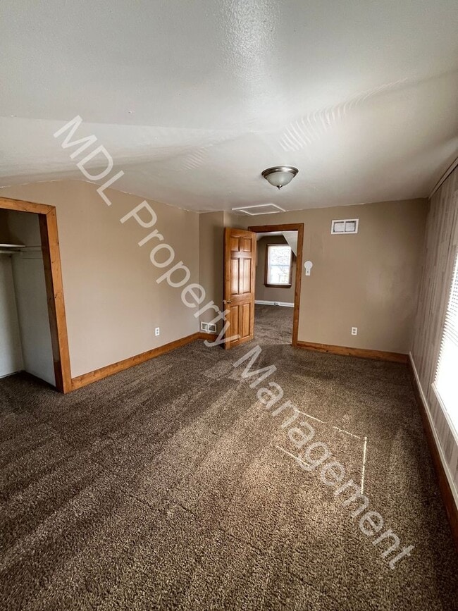 Building Photo - 1301 Thurman St
