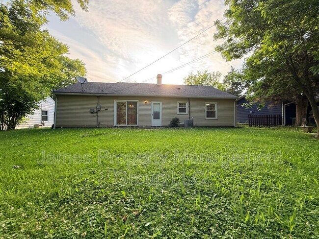 Building Photo - 1004 Oakland Dr