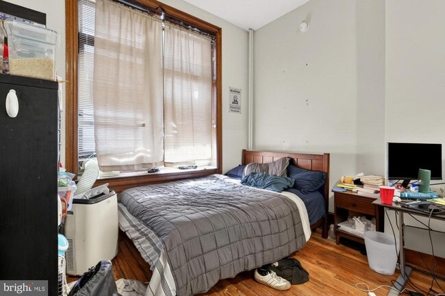 Building Photo - 4011 Pine St