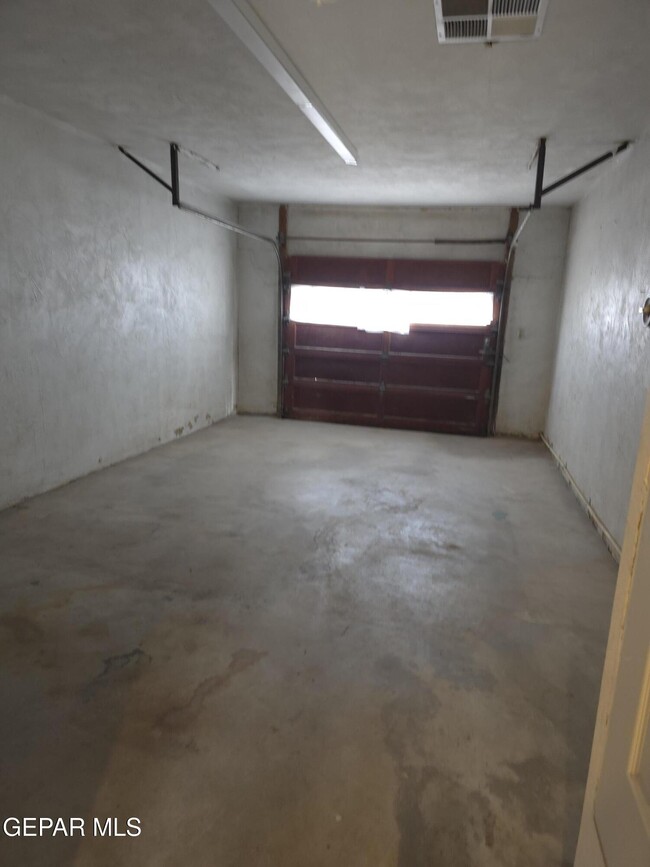 Building Photo - 7332 N Loop Dr