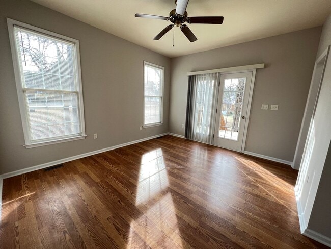 Building Photo - 121 Quail Springs Ct