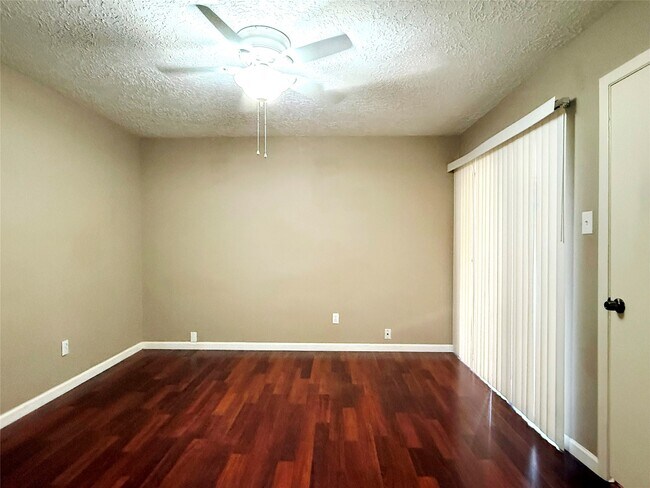 Building Photo - 4923 Kentwalk Dr