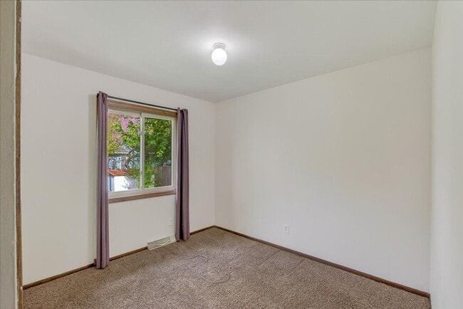 Building Photo - 1806 Golden Oak Ln