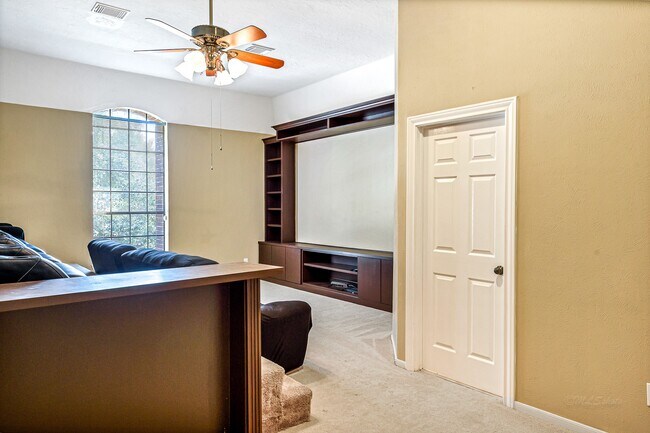 Building Photo - 21410 Ganton Dr
