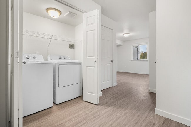 1x1 Washer/Dryer - Heritage Park