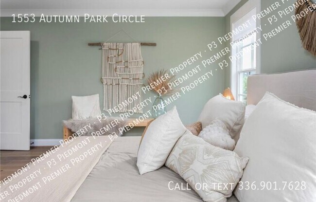 Building Photo - 1553 Autumn Park Cir