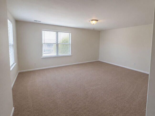Building Photo - 2572 Shoal Park Rd