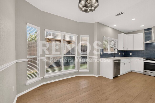Building Photo - 619 Ridgemont Dr