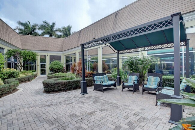 Building Photo - 376 Saxony Trail