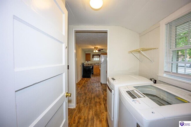 Building Photo - 203 W Warfield St