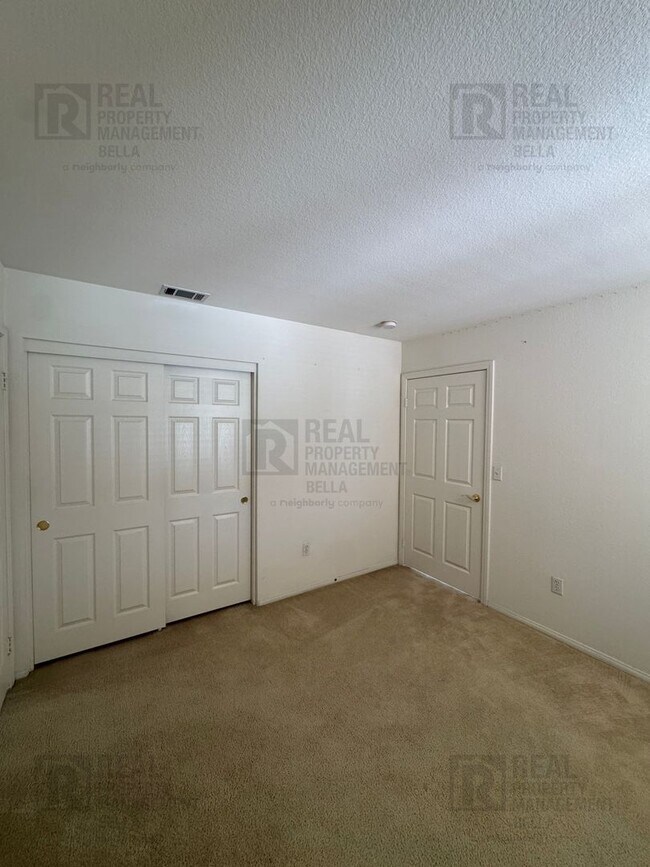 Building Photo - Charming 3 Bedroom, 2 Bathroom Home in Hemet
