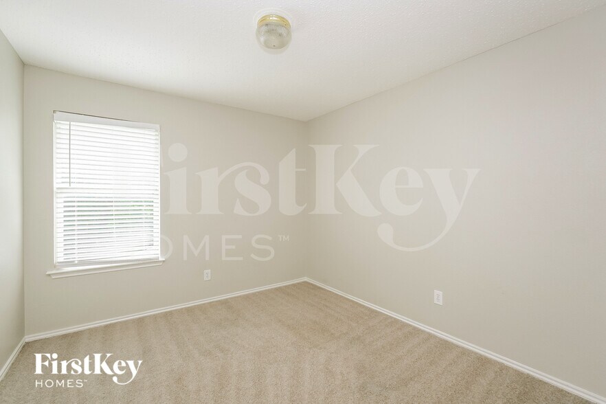 Building Photo - 2553 Big Spring Dr