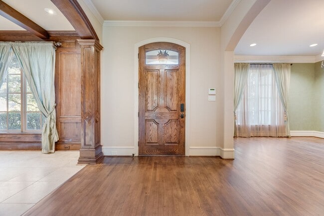 Building Photo - Exquisite 1.3-Acre French-Style Estate by Alford Custom Homes – Available for Lease!