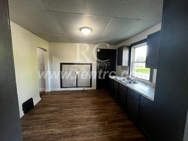 Building Photo - 1224 Williams-E