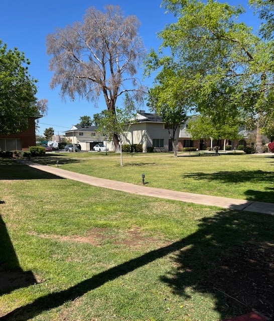 Eastwood Community Grass Common Area and Walkways - 4444 E Belleview St