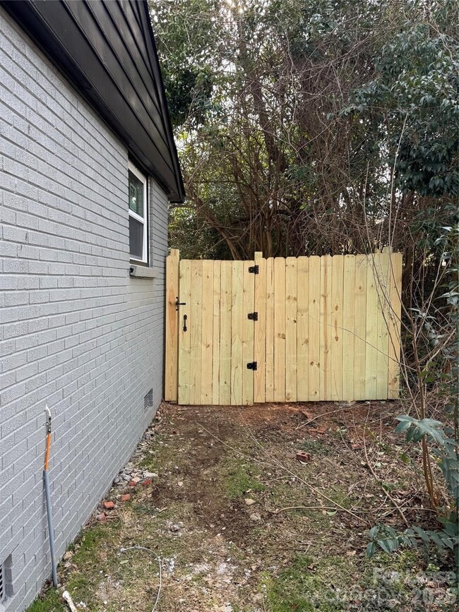 Building Photo - 1314 Anderson St