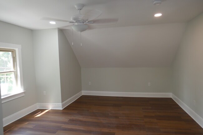 Bedroom - 875 Lexington Ave