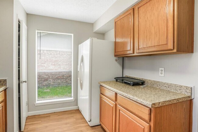 Building Photo - 7414 Broken Arrow St