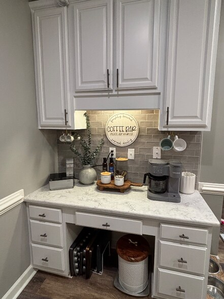 Building Photo - 717 Tallahassee Dr