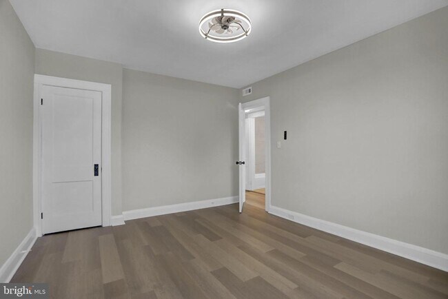 Building Photo - 3202 Dudley Ave