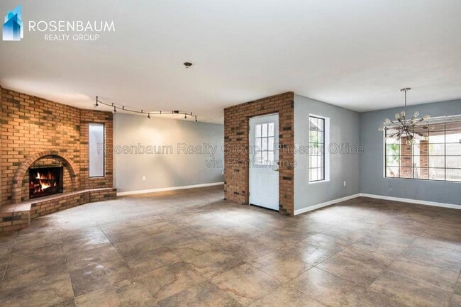 Building Photo - 1508 W Capri Ave