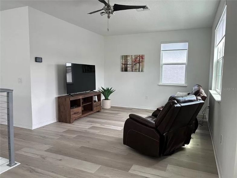 Building Photo - 11573 Charnock Dr