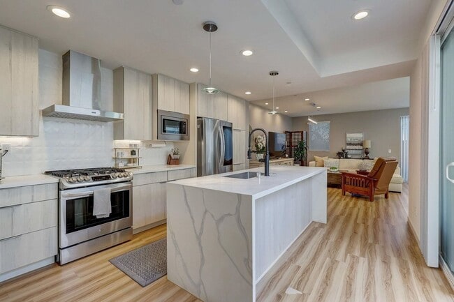 Building Photo - Available Modern Long Term Unfurnished home in Imperial Beach!