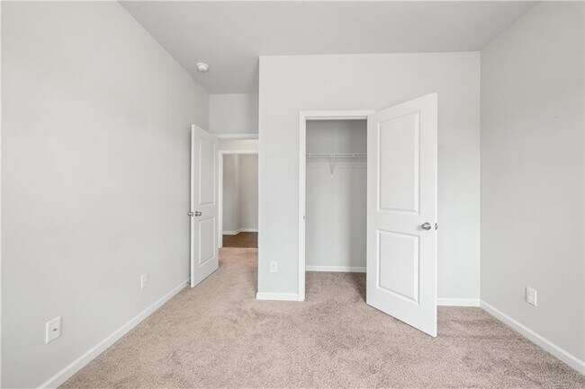 Building Photo - 3343 Ivy Farm Ct