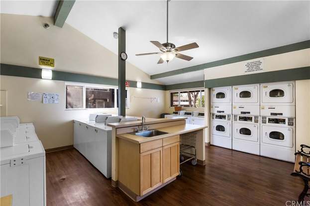Building Photo - 21 Streamwood-