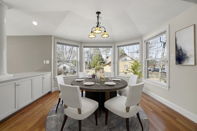 Building Photo - 20 Donizetti St