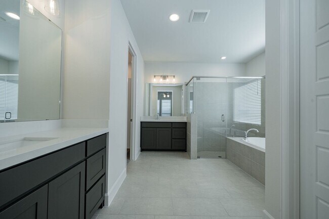 Building Photo - Welcome to Your brand new 3 bed 2 Bath Hom...