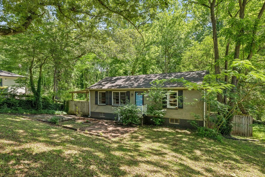 Building Photo - 1410 Cobb Branch Dr