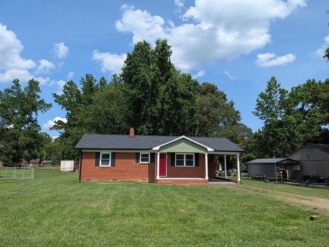 Building Photo - 507 J C Dellinger Rd