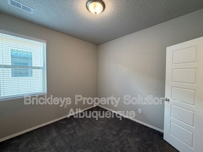 Building Photo - 768 Amatista Lp SE