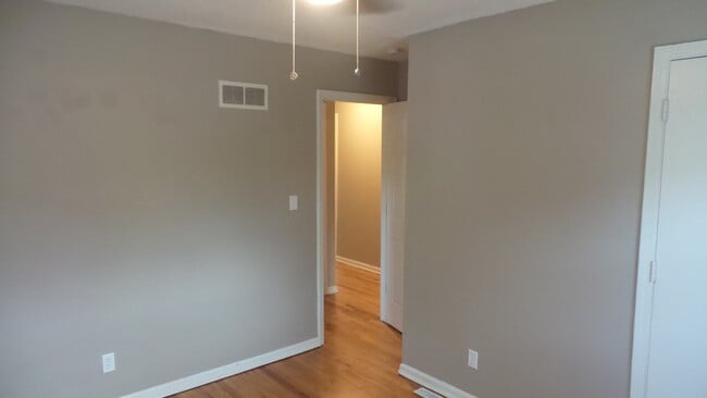 Building Photo - COMING SOON! Renovated 3 Bedroom, 2 bath R...