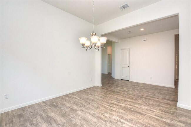 Building Photo - 1449 Morning View Rd