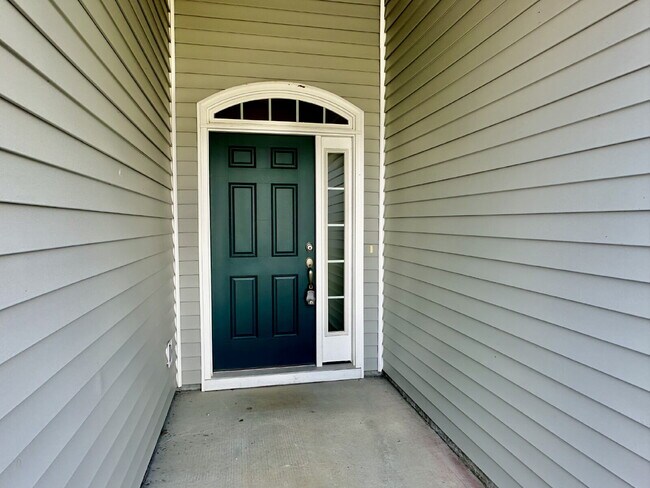 Building Photo - Three Bedroom Home with Large Loft in Heartstone Lakes!
