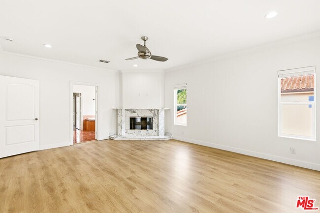 Building Photo - 23114 Mariano St