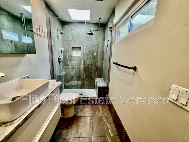 Building Photo - 1012 Barrett Ave