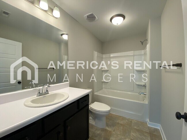 Building Photo - Home for Rent in Talladega, AL!!! Availabl...