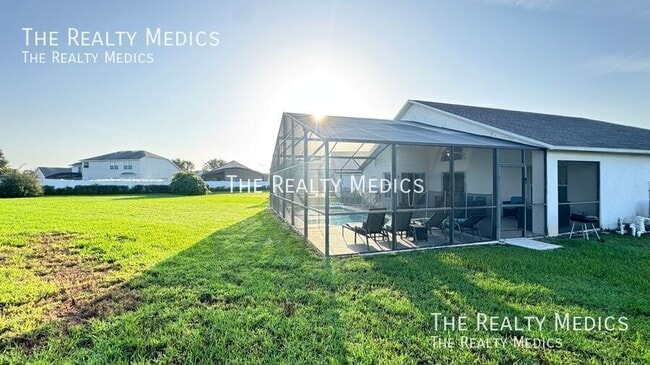 Building Photo - 4802 Cumbrian Lakes Dr