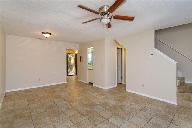 Building Photo - Winter Park 2 Bedroom Upgraded Condo